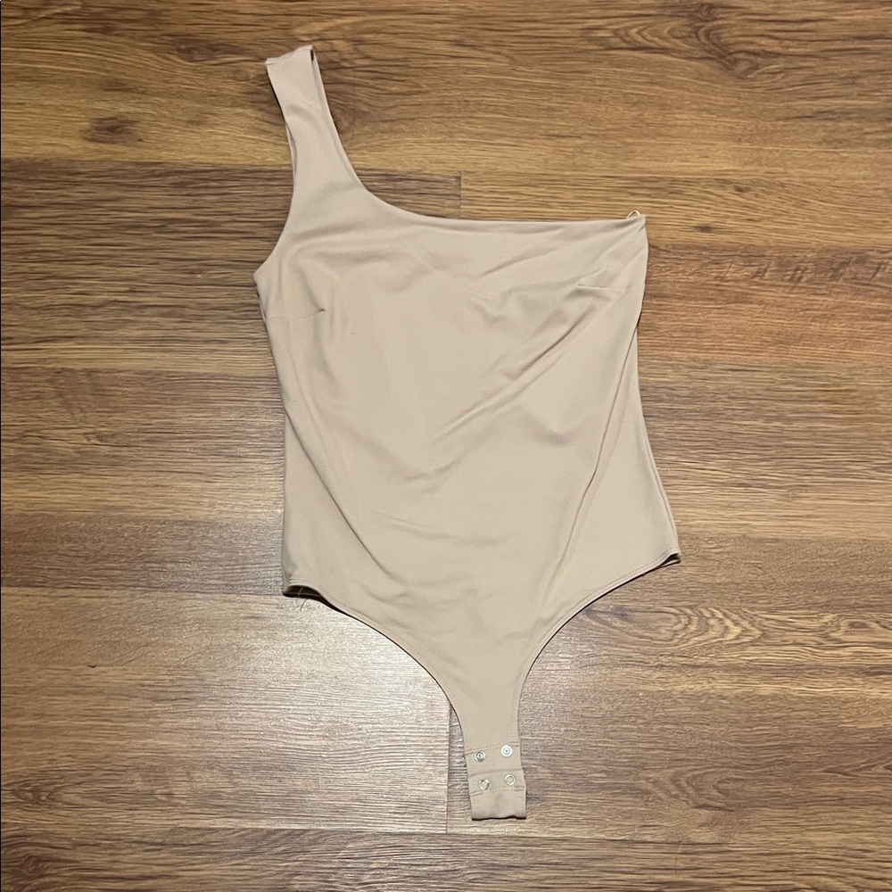 Dynamite One-Shoulder Bodysuit in Beige